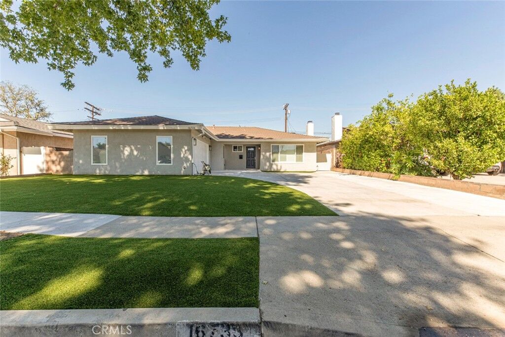 Property Photo: 16733 Sunburst CA 91343