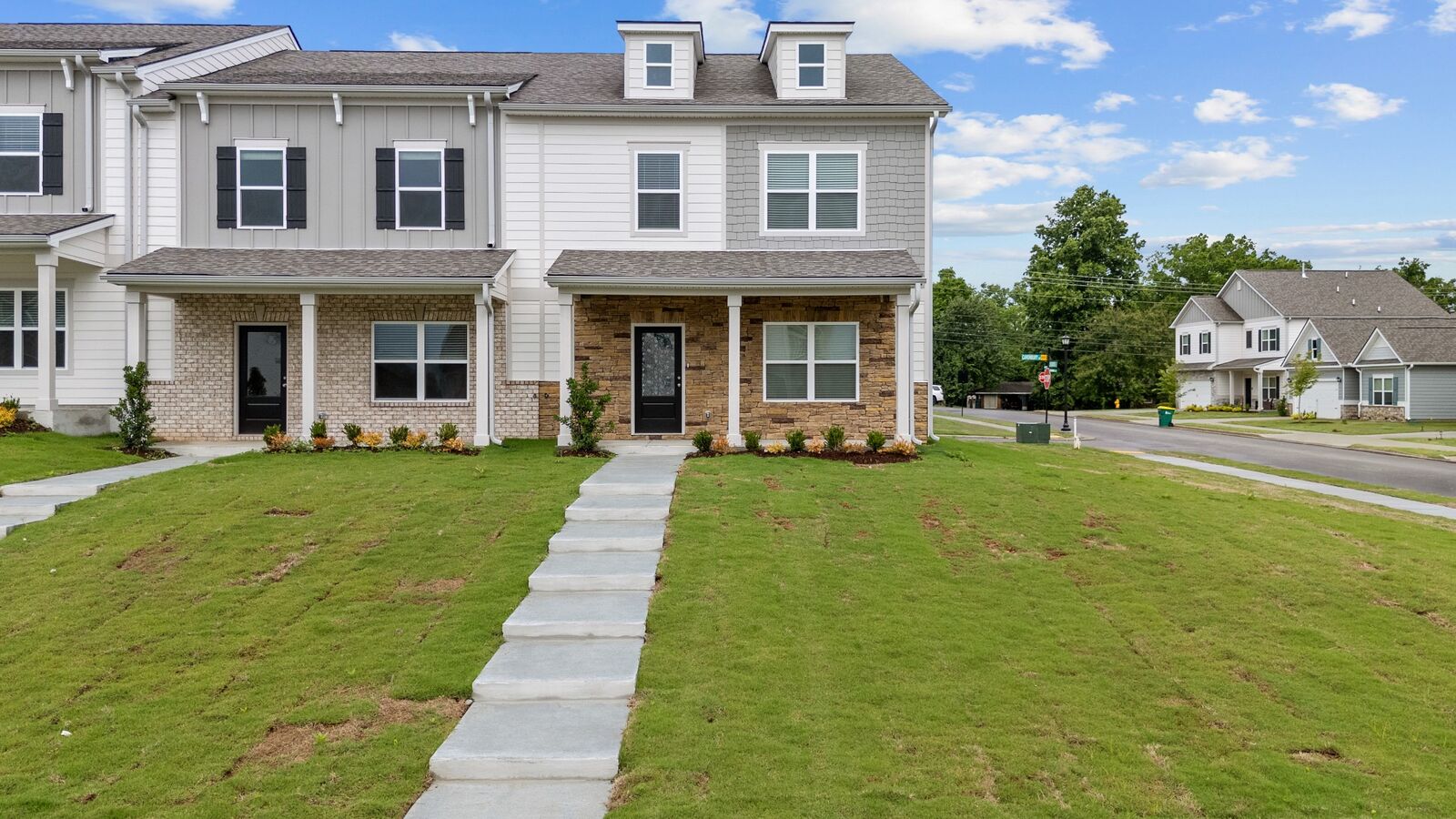 Property Photo: 350 Canonbury Dr TN 37087