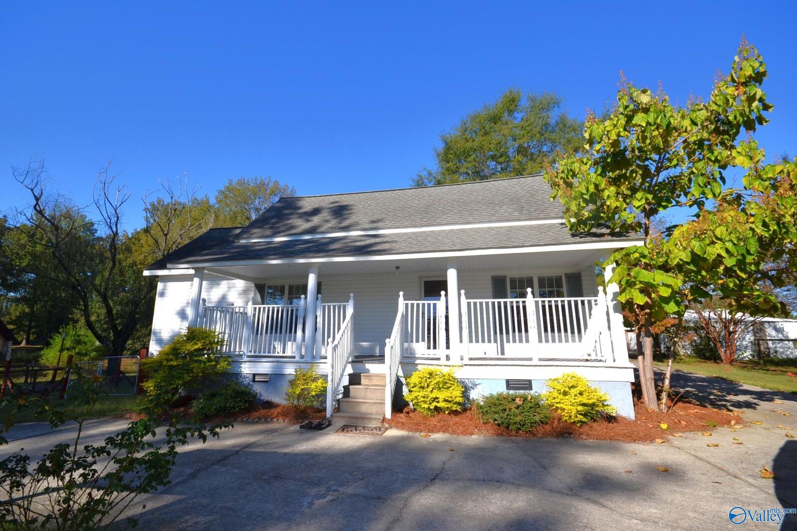 Property Photo:  4219 Eva Road  AL 35621 