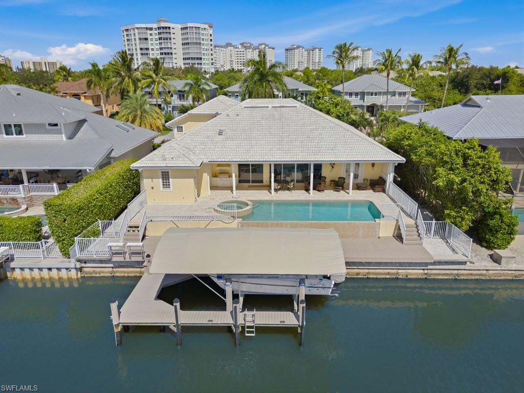 Property Photo:  316 Flamingo Ave  FL 34108 