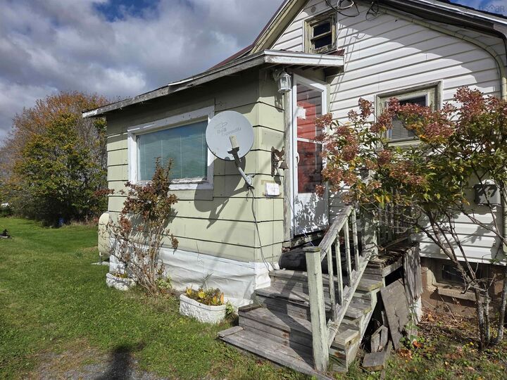 Property Photo:  107 Ryland Avenue  NS B2N 2V5 