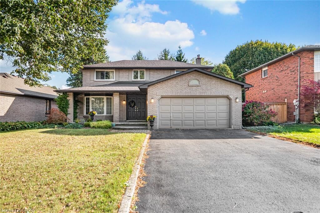 Property Photo:  318 Cavendish Drive  ON L9G 4T5 