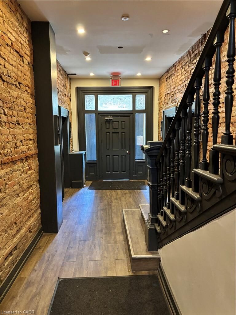 Property Photo:  123 Macnab Street S 12  ON L8P 3C2 