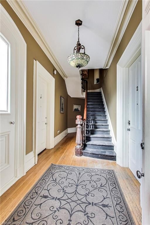 Property Photo:  102 West Avenue S 4  ON L8N 2S3 