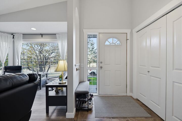Property Photo:  85 West McDougal Road  AB T4C 1P9 
