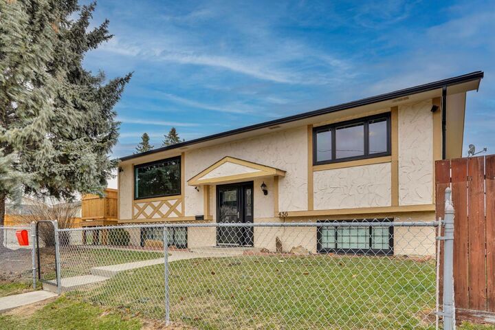 Property Photo:  436 Huntley Way NE  AB T2K 4Z8 