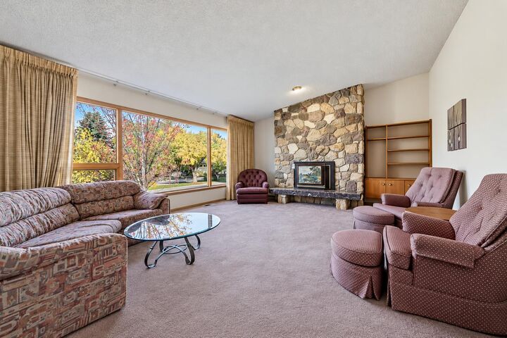 Property Photo:  76 Clarendon Road NW  AB T2L 0P3 