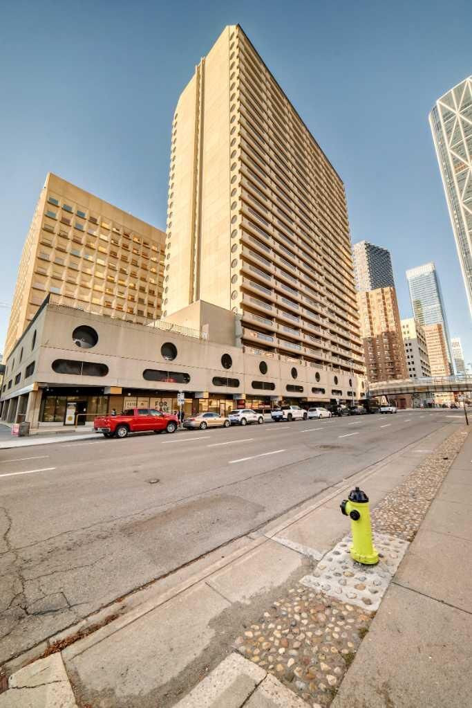 Property Photo:  221 6 Avenue SE 2110  AB T2G 4Z9 