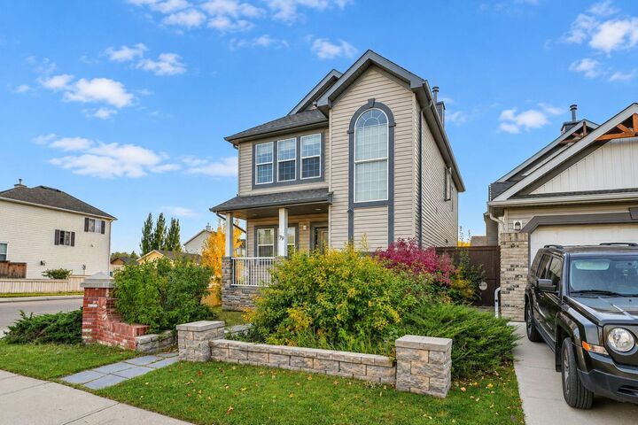 Property Photo:  79 Covepark Drive NE  AB T3K 5Z5 