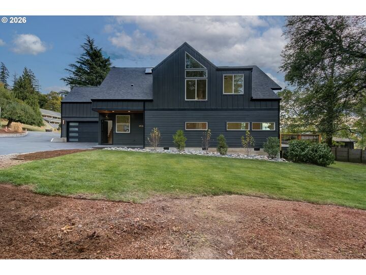 Property Photo:  628 NW 11th Ave  WA 98607 
