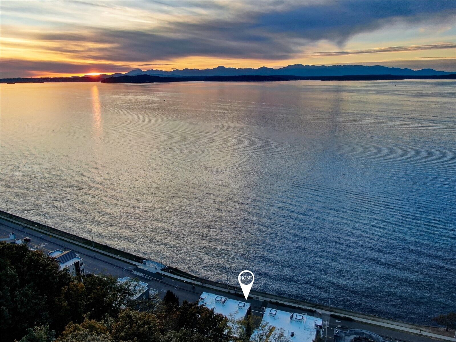 Property Photo:  1388  Alki Avenue SW 202  WA 98116 