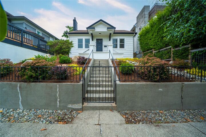 Property Photo: 1509 4th Avenue W WA 98119