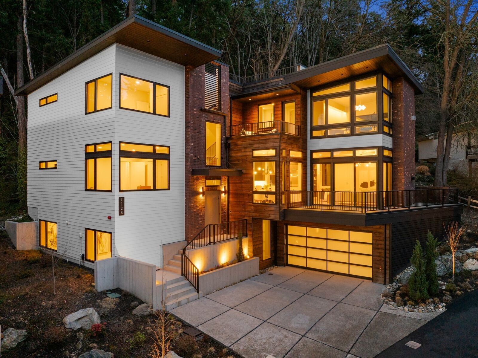 Property Photo:  7128 NE 119th Lane  WA 98034 