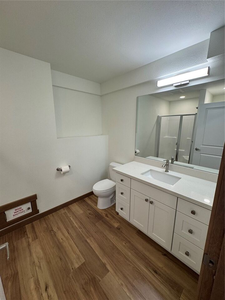 Property Photo: 30 Milwaukee Lane 1B WA 98068