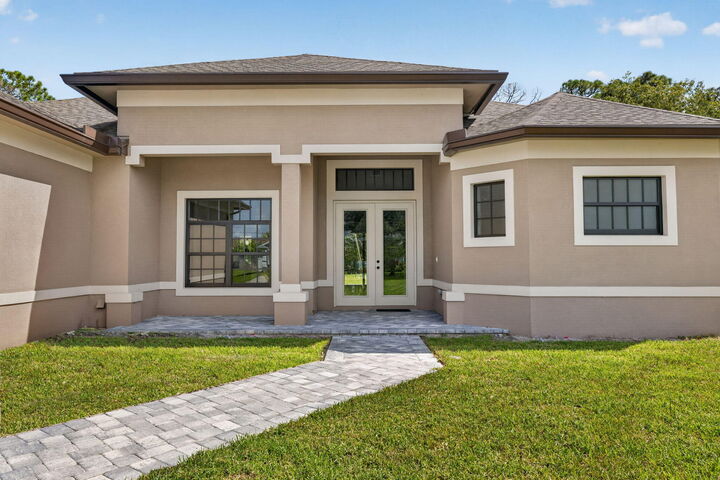 Property Photo: 2043 SW Brevity Terrace FL 34953