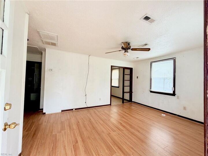 Property Photo:  6 Crestwood Cir  VA 23669 