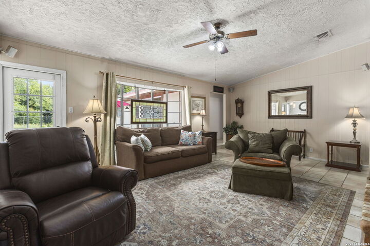 Property Photo:  10814 Oak Bank St  TX 78230 