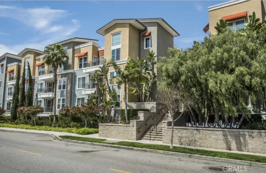 Property Photo: 2349 Jefferson 215 CA 90501