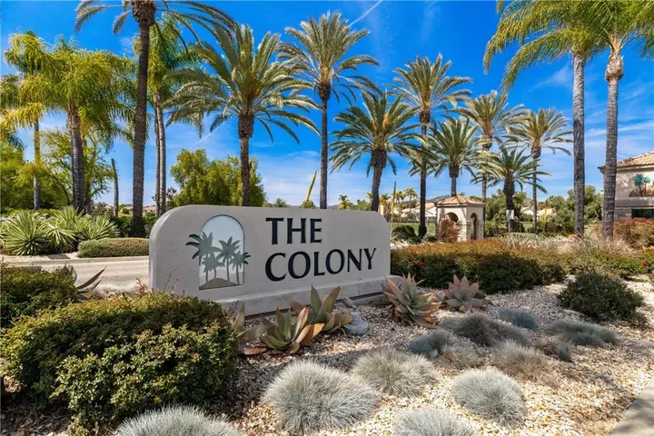 Property Photo:  23904 Via Pamilla  CA 92562 