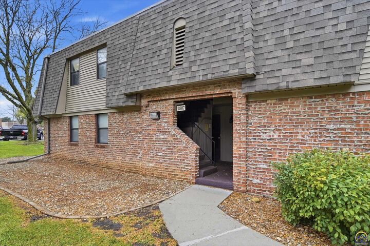 Property Photo:  2807 SW Prairie Rd #16  KS 66614 