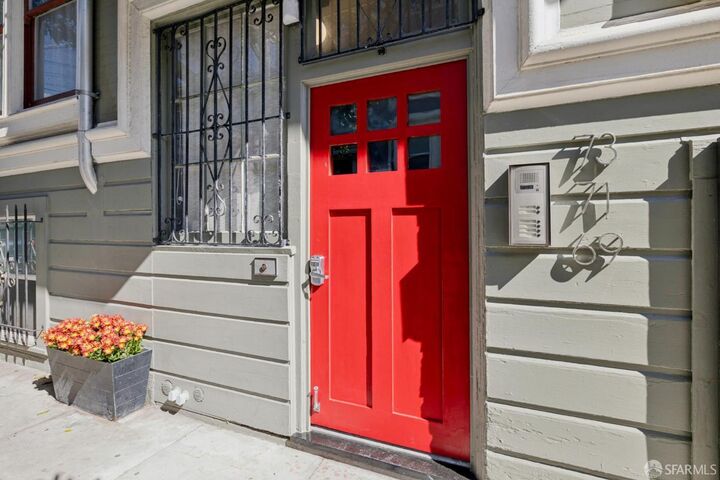 Property Photo:  71 Pearl Street  CA 94103 