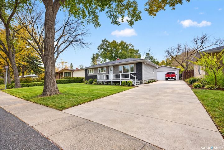 Property Photo:  21 Dunning Crescent  SK S4S 3V9 