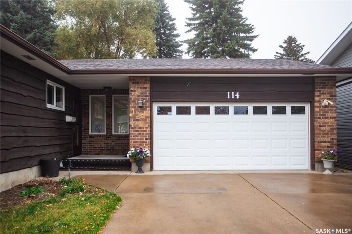 Property Photo:  114 Willoughby Crescent  SK S7H 4W7 