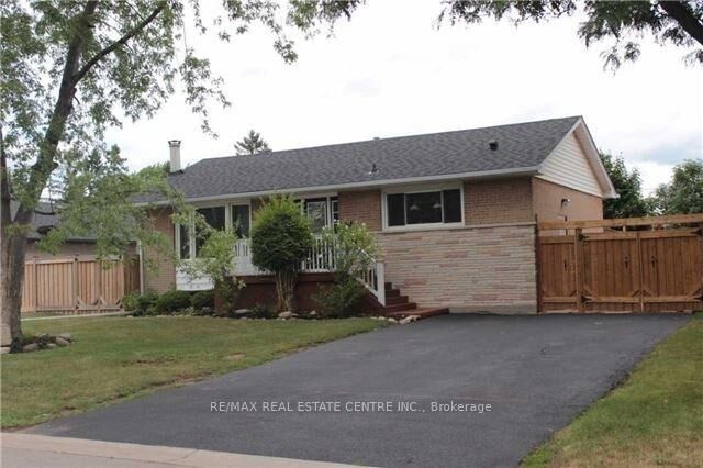 Property Photo:  363 Duncombe Drive  ON L7L 4M2 