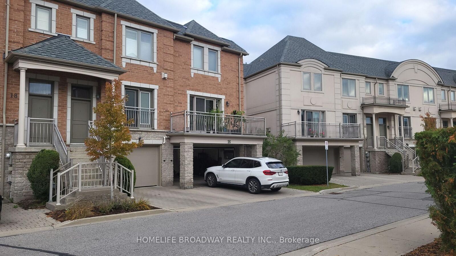 Property Photo:  9133 Bayview Avenue Th16  ON L4B 4C5 