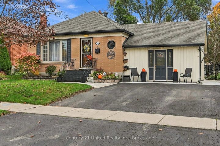 Property Photo:  151 Elizabeth Avenue  ON K9H 5E2 