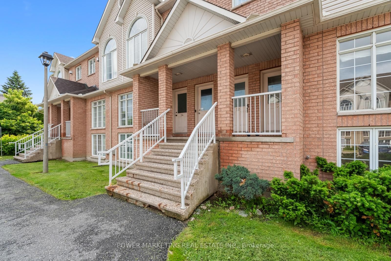 Property Photo:  1701 Blohm Drive 10  ON K1G 6N6 