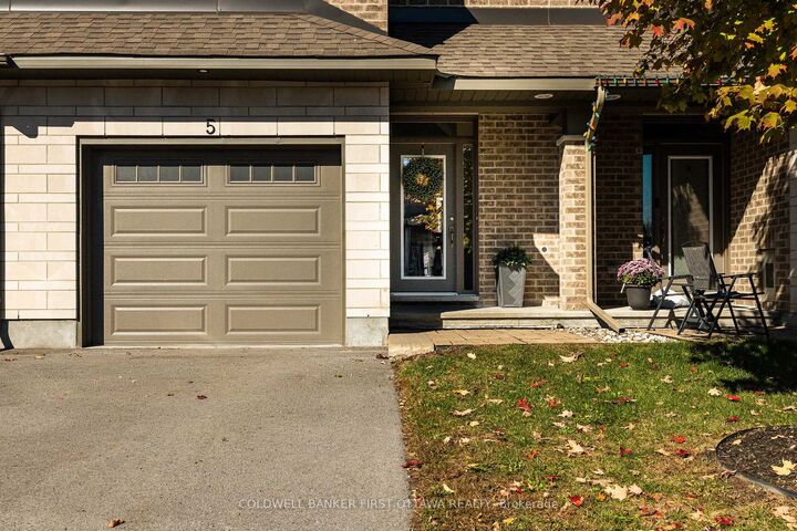Property Photo:  5 Taber Street  ON K0G 1L0 