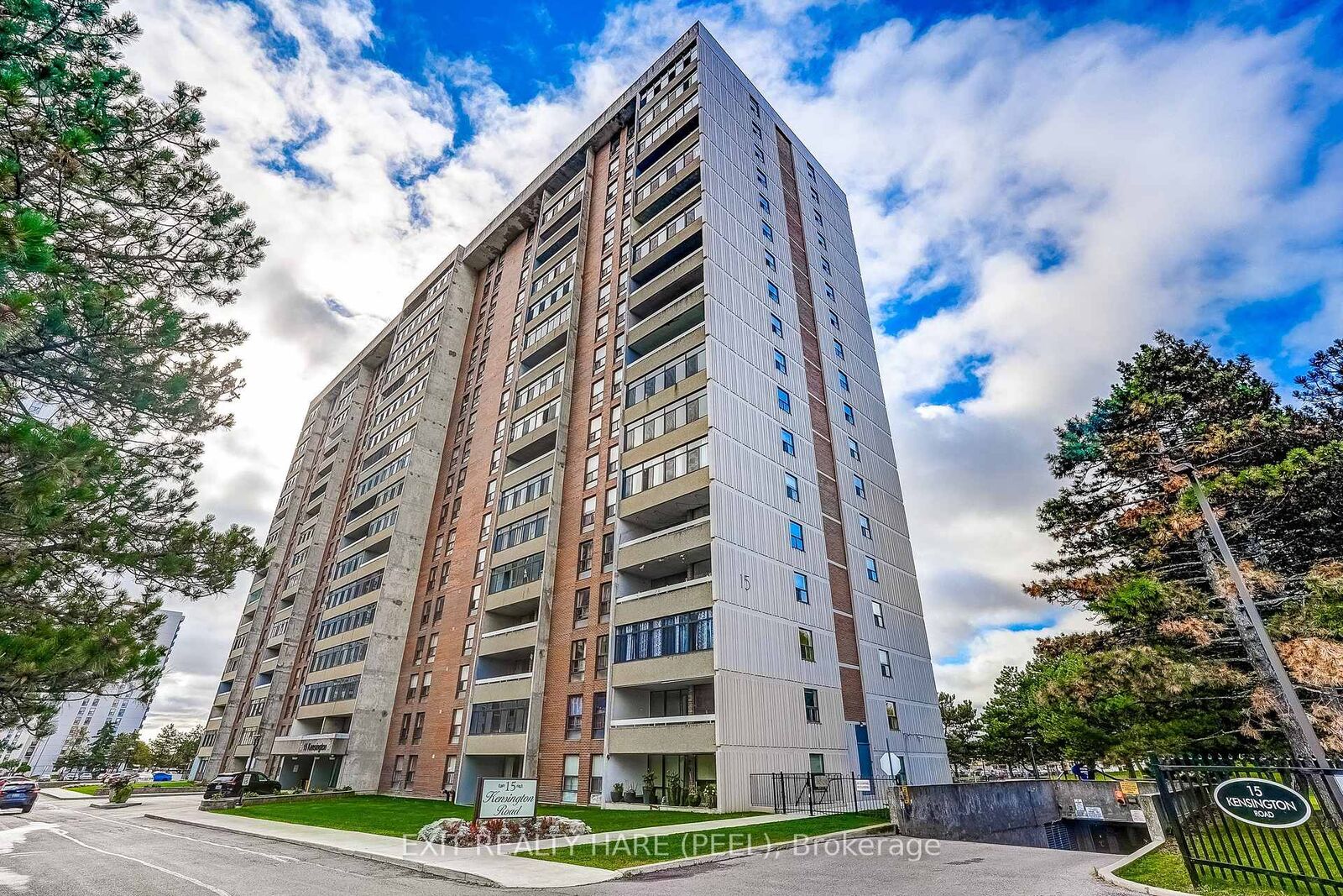 Property Photo:  15 Kensington Road 1005  ON L6T 3W2 