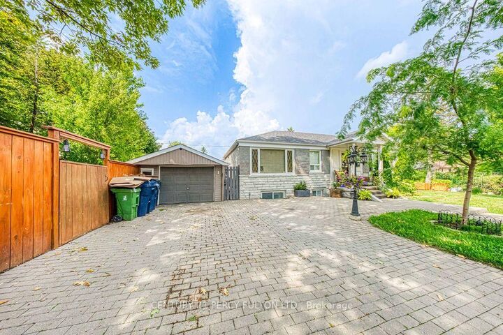 Property Photo:  36 Merryfield Drive Bsmt  ON M1P 1J5 