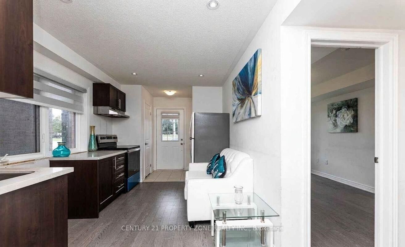 Property Photo:  39 Hashmi Place Ground Floor  ON L6Y 6K1 