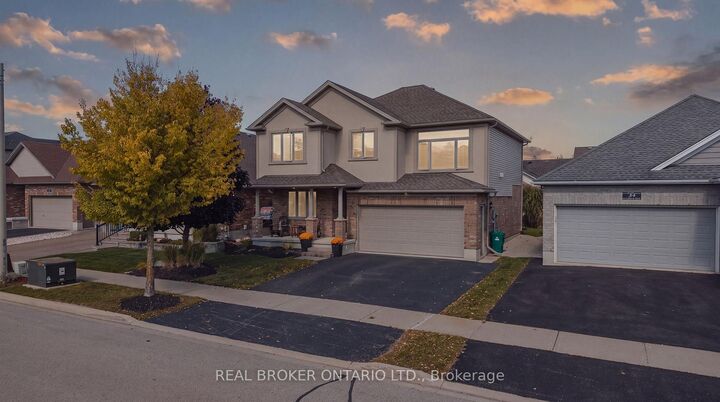 Property Photo:  38 Roberta Street  ON N3B 3N7 