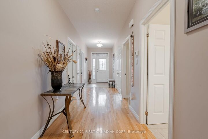 Property Photo:  1611 Blackmaple Crescent  ON N5Y 6L7 