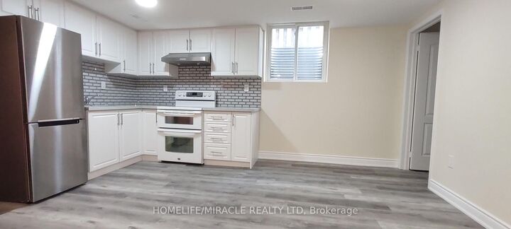 Property Photo:  3185 Chamberlain Court  ON L5N 3M2 