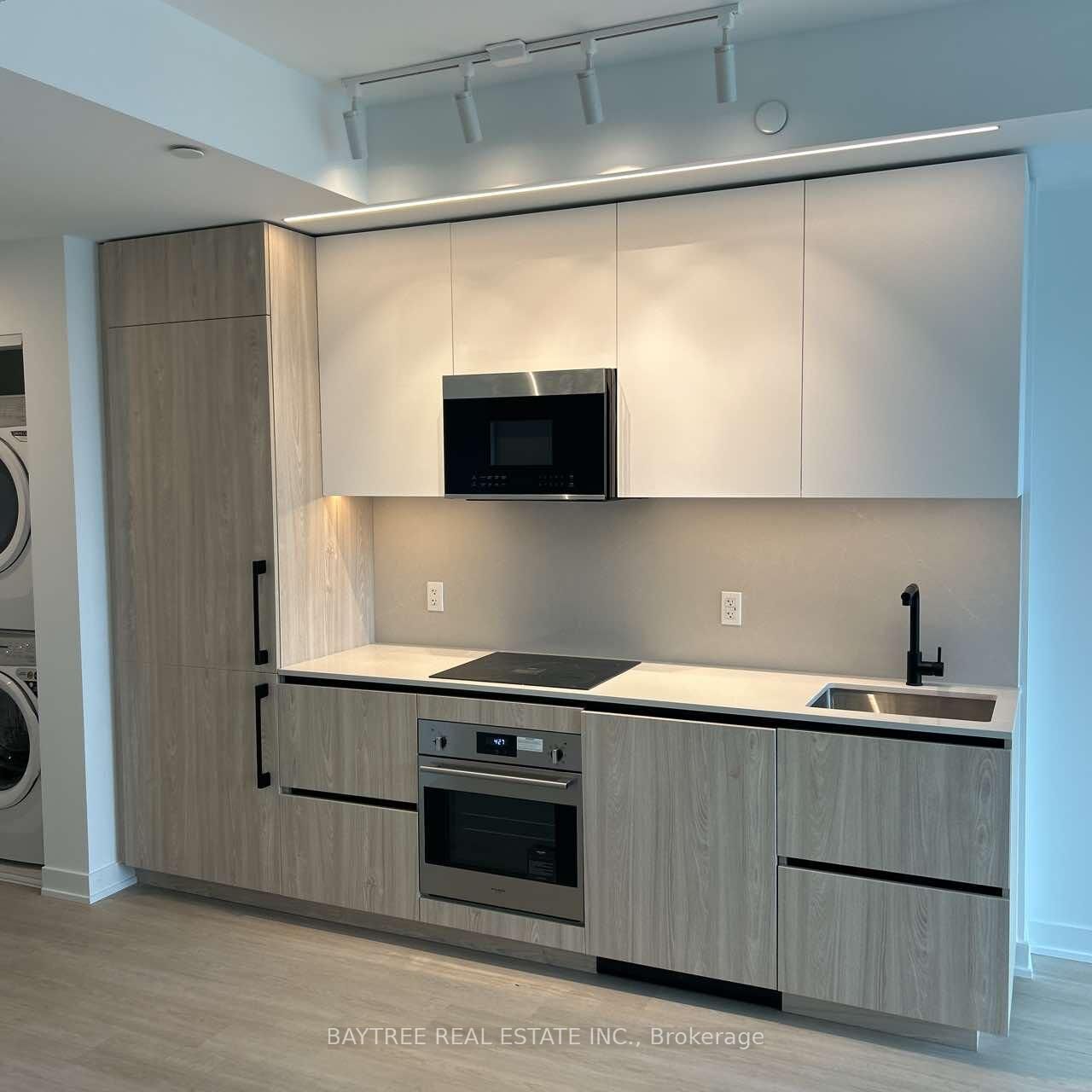 Property Photo:  699 Sheppard Avenue E 1015  ON M2K 0J5 
