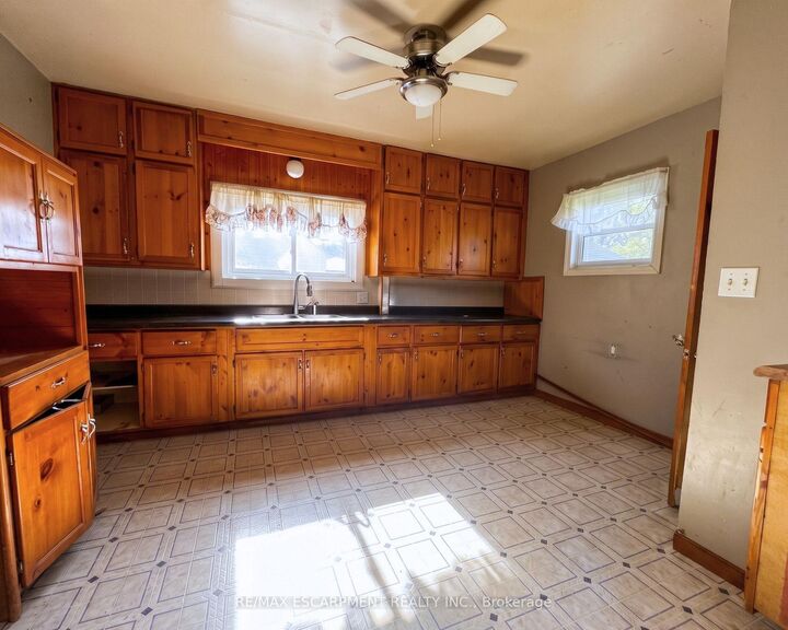 Property Photo:  233 Talbot Street  ON N0J 1E0 