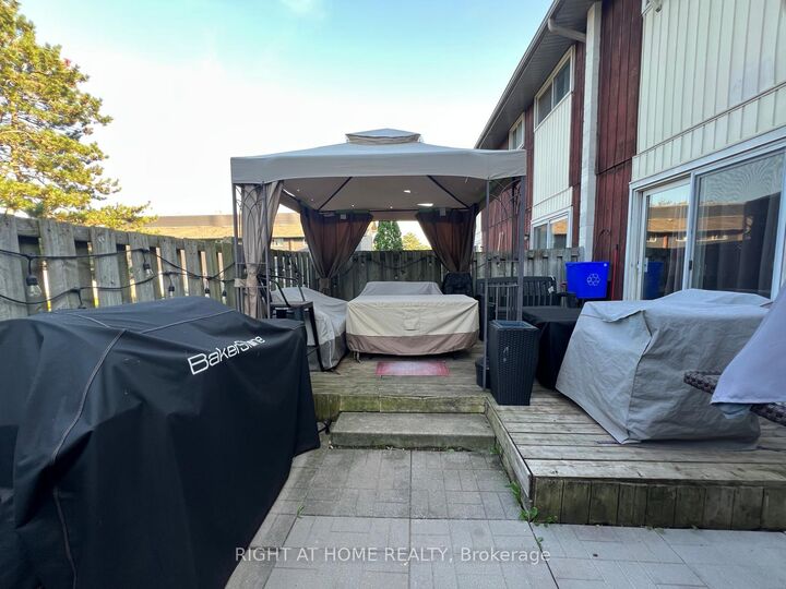 Property Photo:  135 Chalmers Street S 81  ON N1R 6M2 