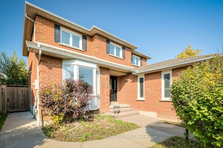 Property Photo:  20 Millstone Crescent  ON L1R 1T4 