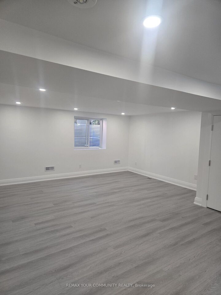 Property Photo:  64 Rockport Crescent  ON L4C 2L6 