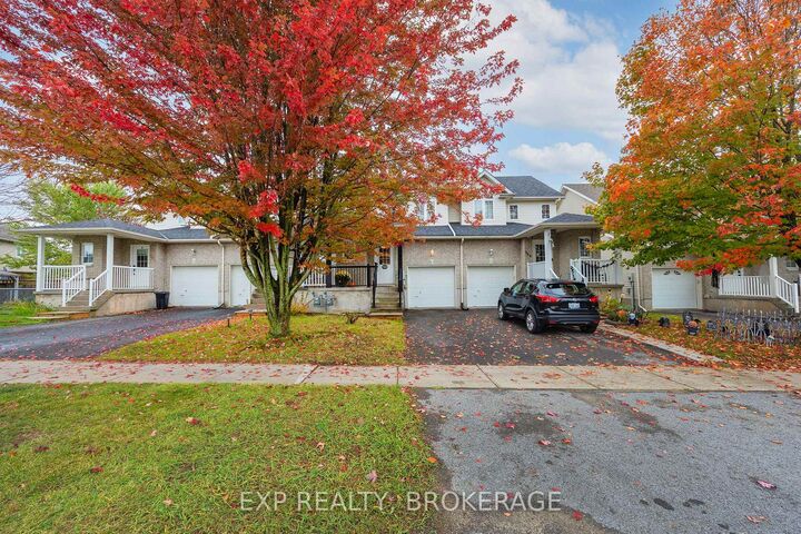 Property Photo:  702 Maclean Court  ON K7K 7L8 