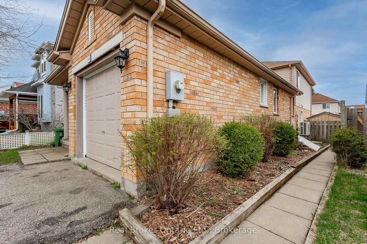 Property Photo: 14 Southcreek Trail B ON N1G 4Y8