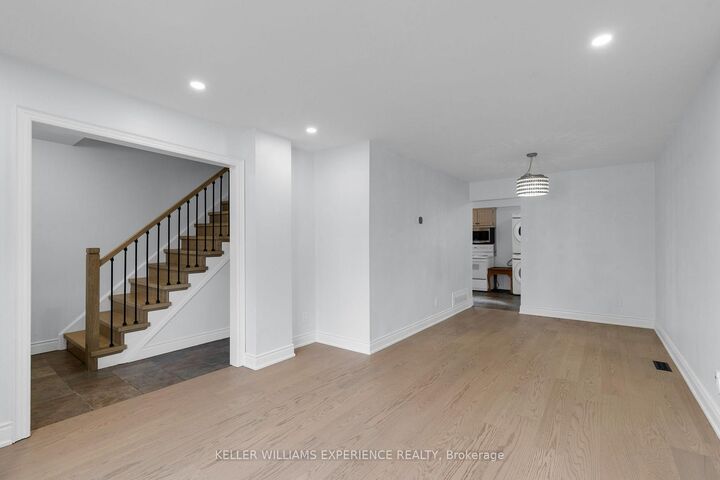 Property Photo:  49 Daphne Crescent Upper  ON L4M 2Y7 