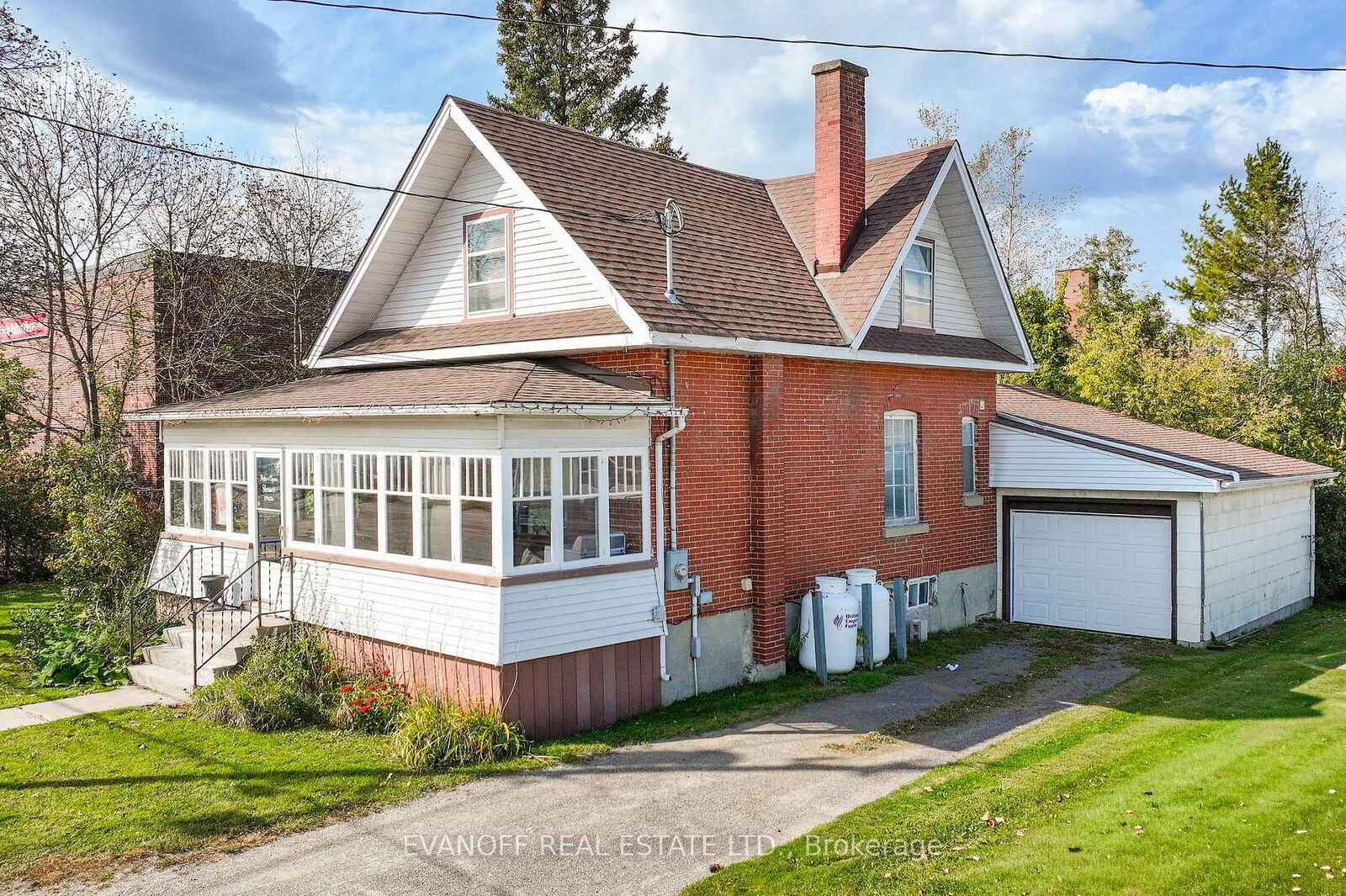 Property Photo:  42 Lindsay Street  ON K0M 1N0 
