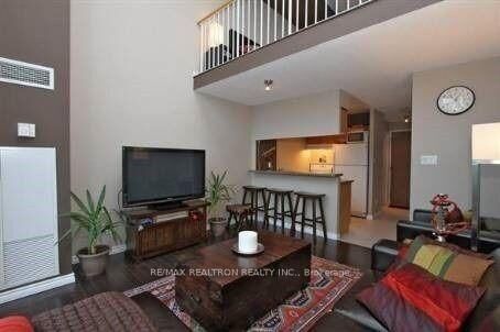 Property Photo:  233 Beecroft Road 1717  ON M2N 6Z9 