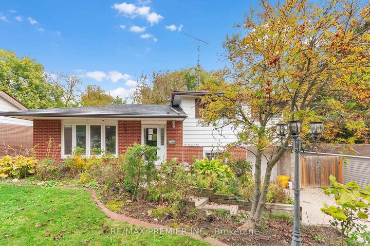 Property Photo:  509 Arnhem Drive  ON L1G 2J2 