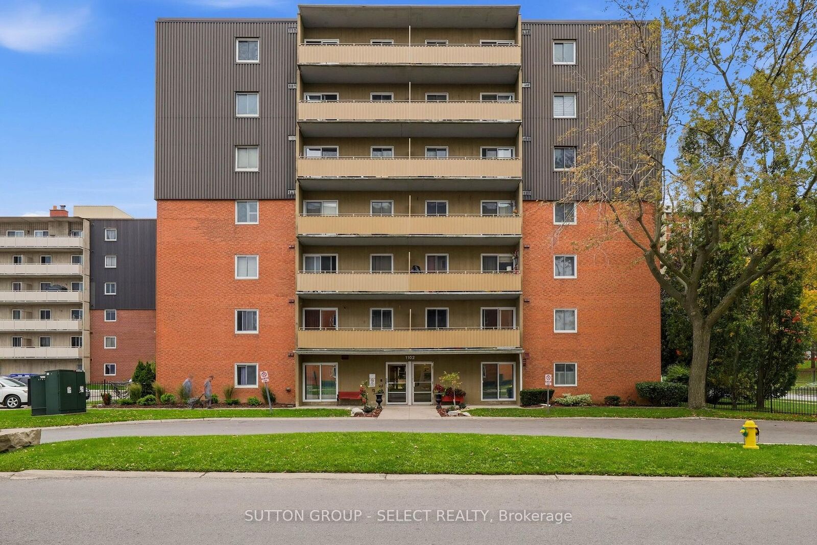 Property Photo:  1102 Jalna Boulevard 408  ON N6E 1X8 